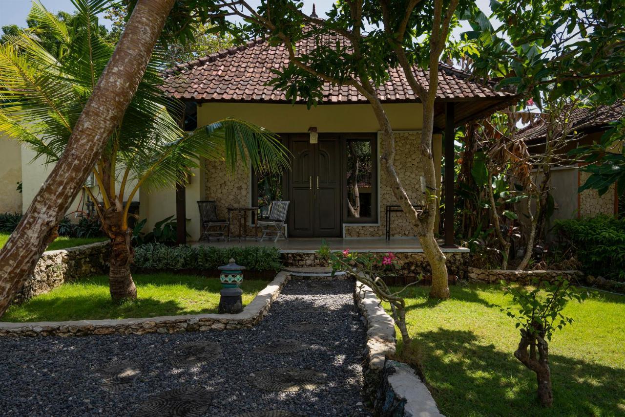 The Tanis Beach Resort Nusa Lembongan Kültér fotó