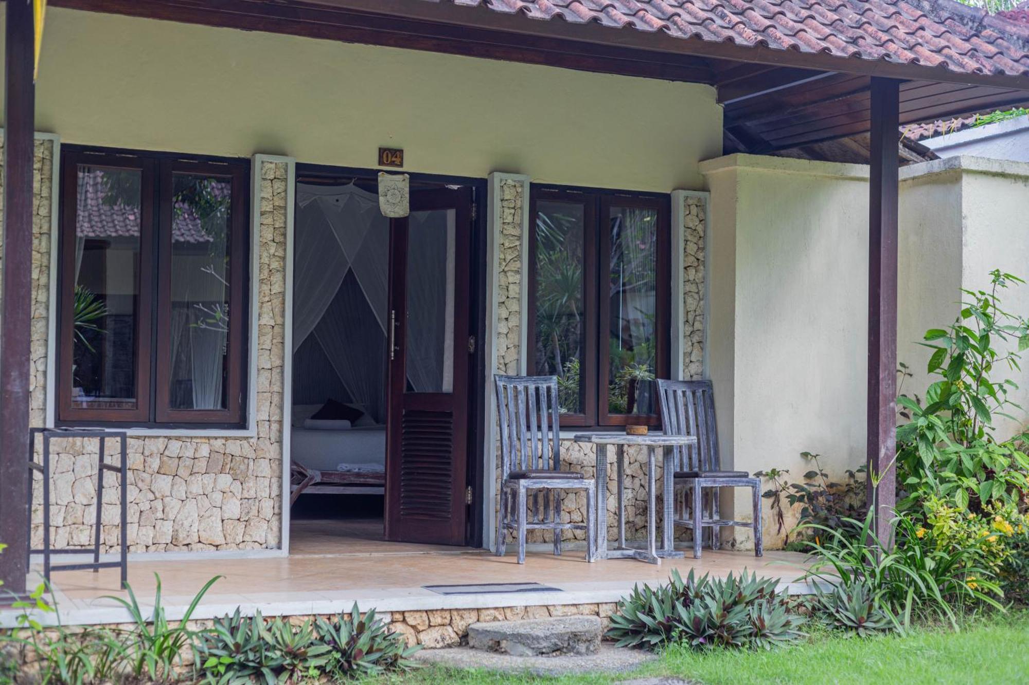 The Tanis Beach Resort Nusa Lembongan Kültér fotó