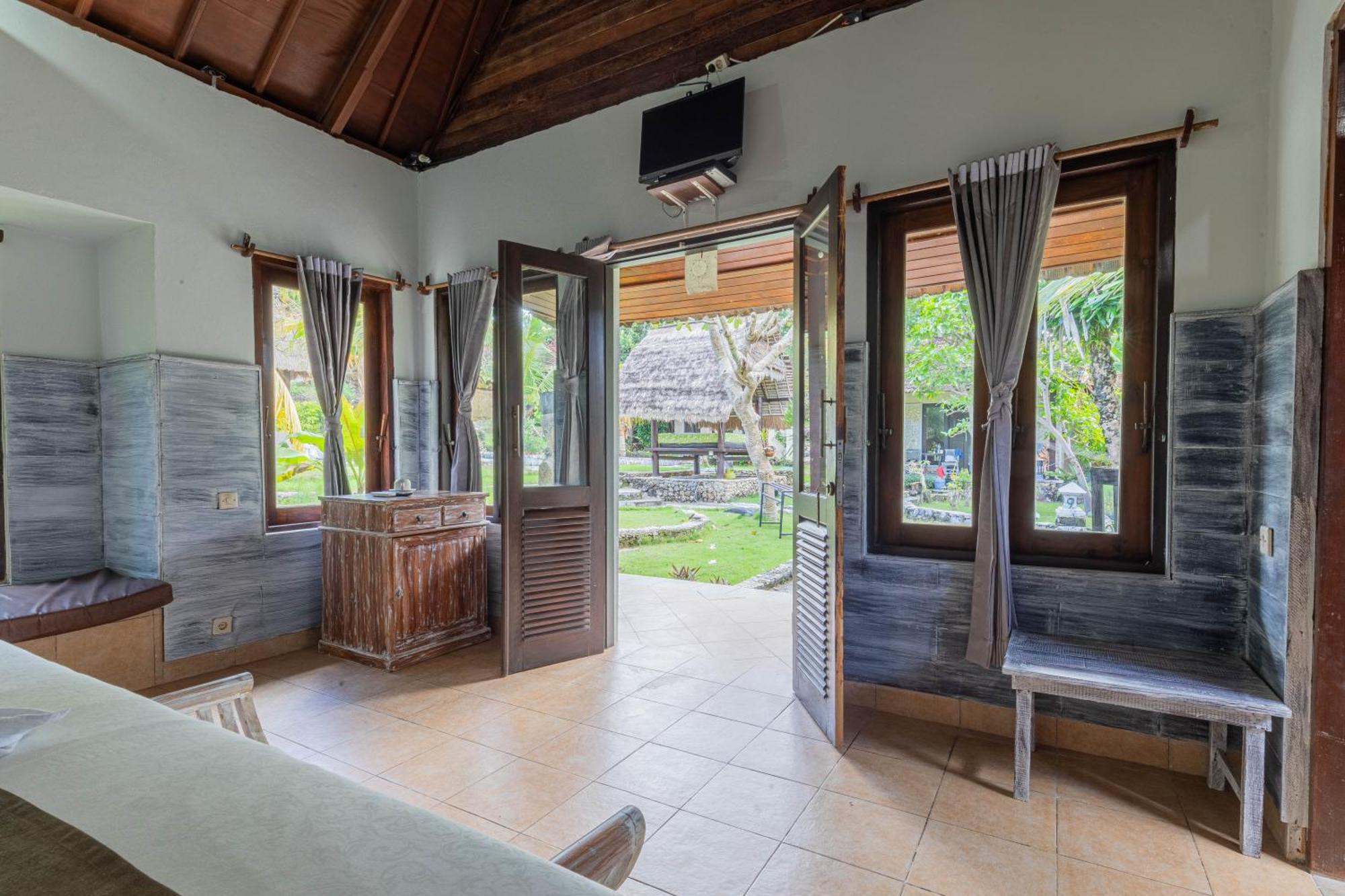 The Tanis Beach Resort Nusa Lembongan Kültér fotó